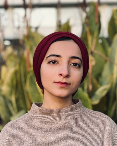 Headshot Zehra Naqvi
